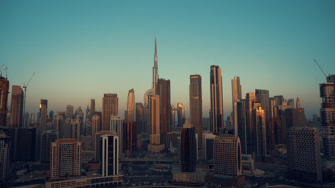 Setting up a company in Dubai: free zone or mainland, tax and residence